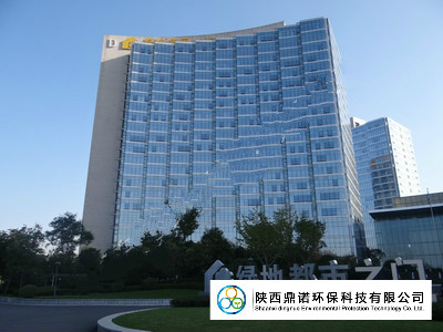  绿地都市之门